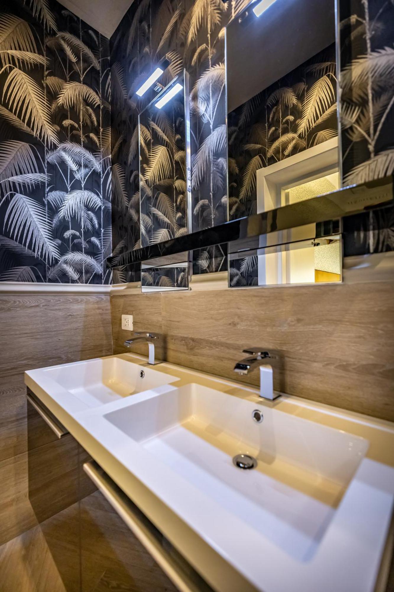 Yd Bright And Luxury Art * Florenz